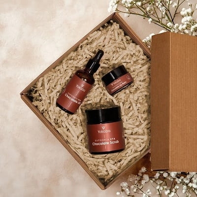 Yokaba chocolate taste zestaw prezentowy czekoladowy olejek do ciała 50ml czekoladowy peeling do ciała 100ml czekoladowy balsam do ust 15ml