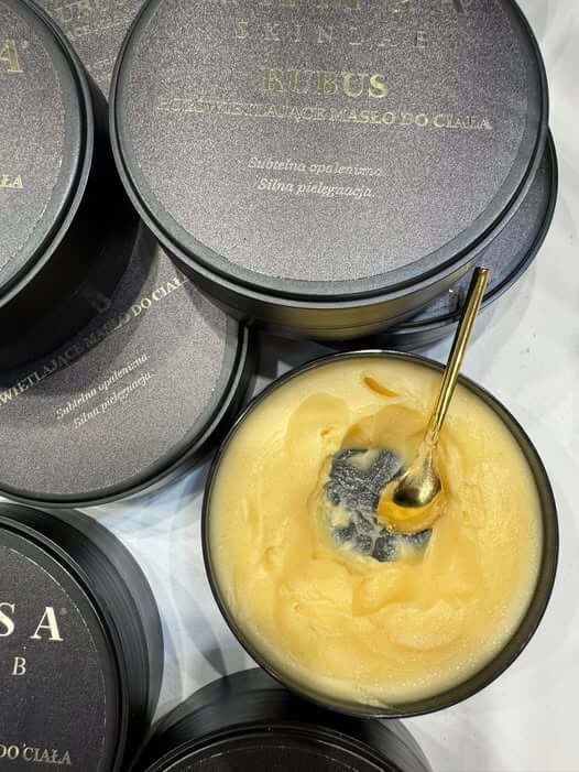 Hamsa skin lab rubus Rozświetlająco-brązujące masło do ciała z drobinkami złota 200ml.jpg