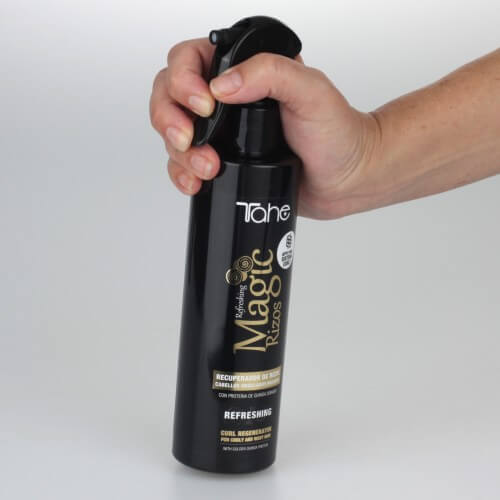 Tahe magic rizos Spray odświeżający do włosów kręconych 300ml.jpg