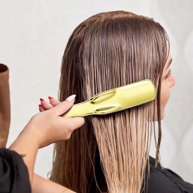 Scalp brush Borovsky Szczotka do pielęgnacji włosów i skóry głowy złota.jpg