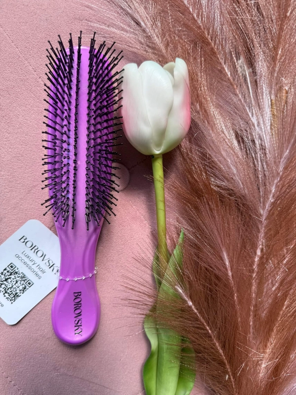 Scalp Brush Borovsky Sweet Violet Szczotka do pielęgnacji włosów i skóry głowy.jpg